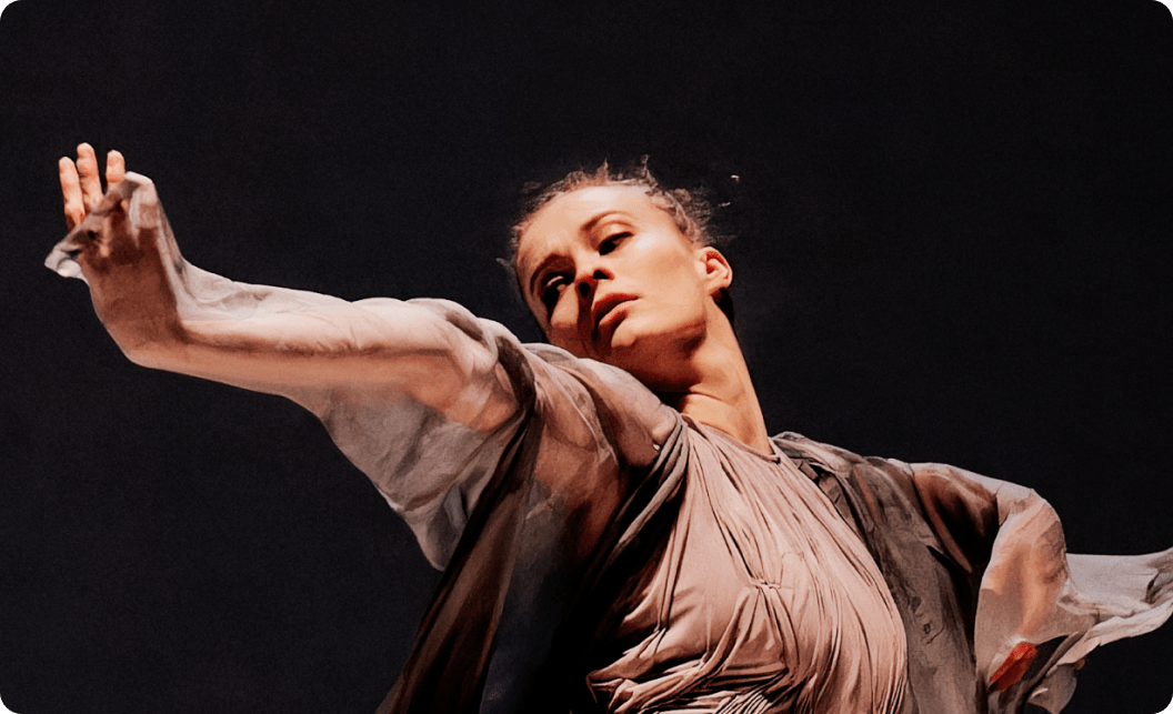 DxO PureRAW 5.3 denoise — dance scene before and after
